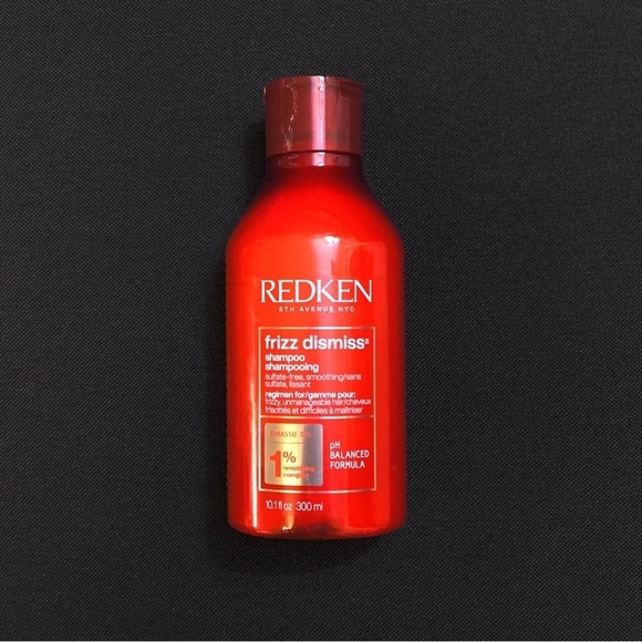 REDKEN Frizz Dismiss Sulfate Free Smoothing Shampoo — Full Size 300 mL - Picture 1 of 2